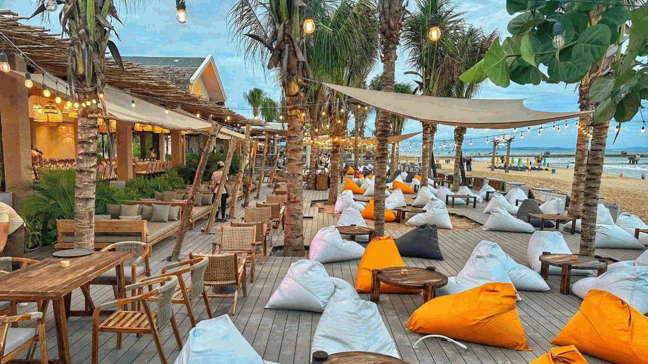 Ăn sáng ở villa Novaworld